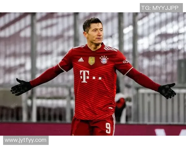 C罗与莱万谁才是当今足坛最佳前锋的真正王者之争 C罗与莱万谁才是当今足坛最佳前锋的真正王者之争